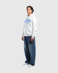 Profil zip hoodie oversize Noclout blanc porté homme logo bleu streetwear