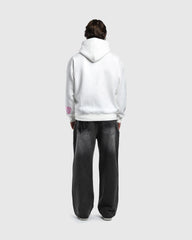 Dos zip hoodie oversize Noclout blanc porté homme logo manche rose